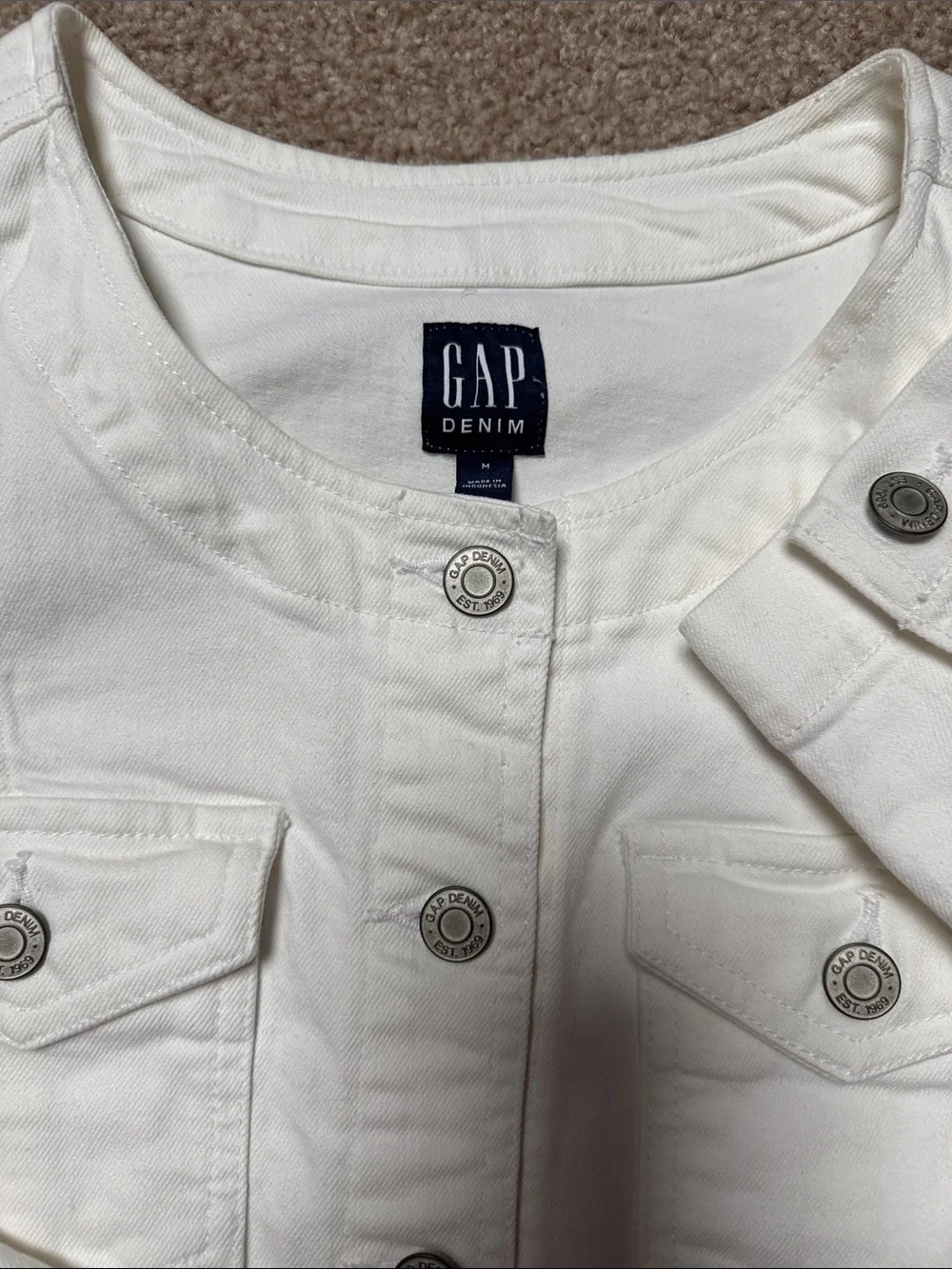 GAP White Women’s M Collarless Denim Jacket with Button Front NWOT